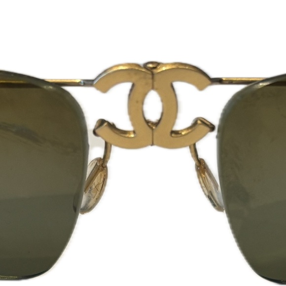CHANEL Gold Rimless Glasses with Modern Design - Picture 7 of 12